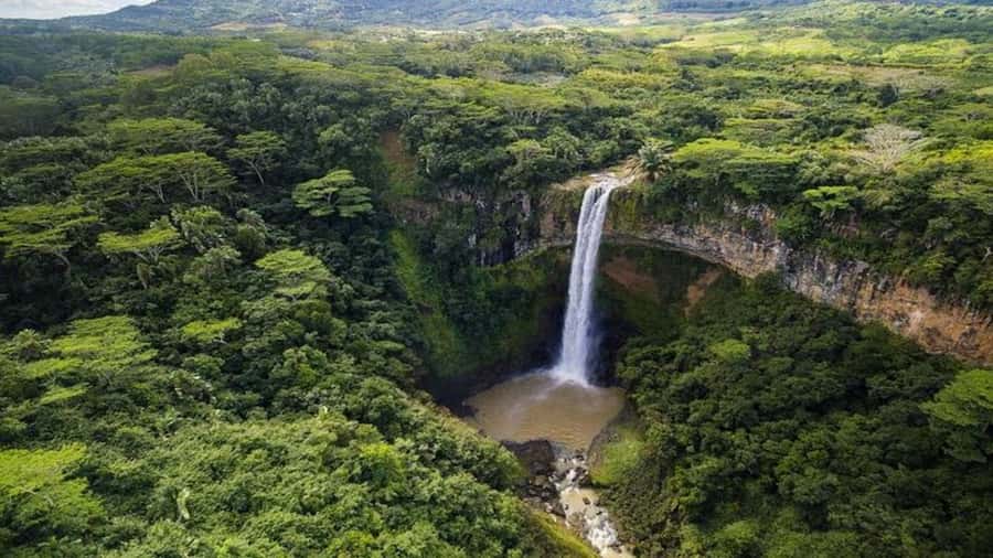 Mauritius: Chamarel 7 Colours & Waterfalls, South-West Tour - Grand Bassin, Ganga Talao, and respect at the sacred lake
