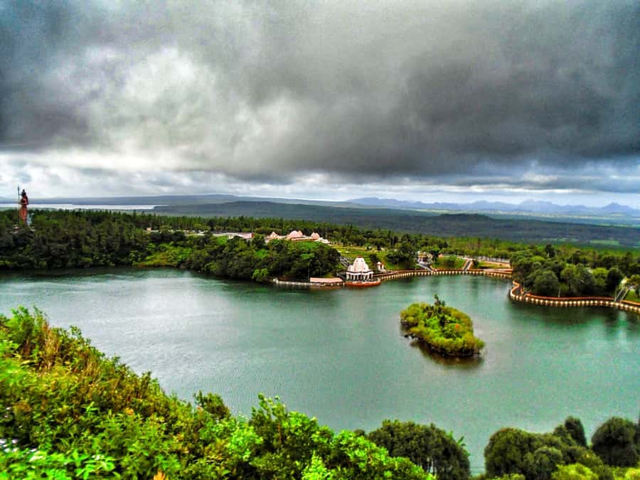 Mauritius Dolphin Encounter and Geographic Marvels Tour - Tamarin Bay and the difficult question of dolphin tourism