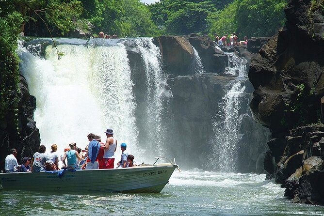 Mauritius : Full day All inclusive Ile aux cerfs Catamaran cruise - About one hour on Ile aux Cerfs