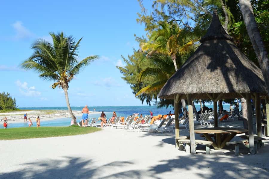 Mauritius: Ile aux Cerfs Boat Tour with BBQ Lunch and Drinks - Two and a half hours on Ile aux Cerfs