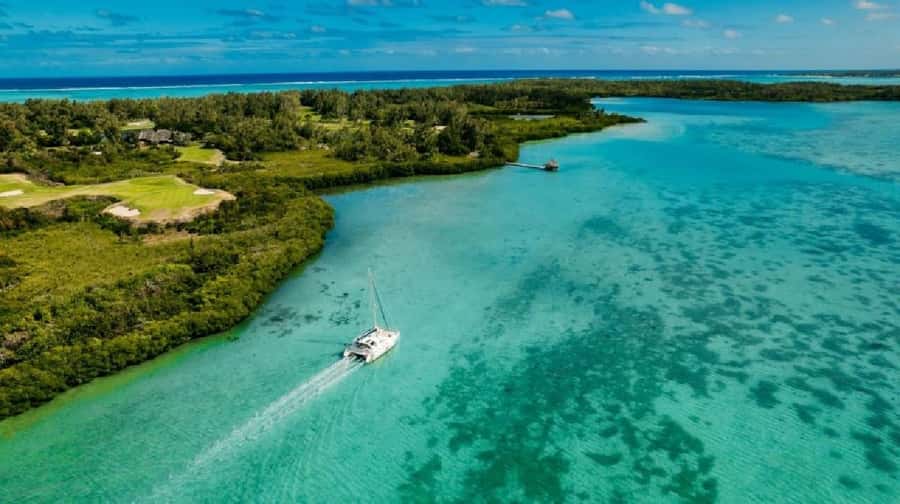 Mauritius: Ile Aux Cerfs Catamaran Cruise with Lunch - Key points to know before booking