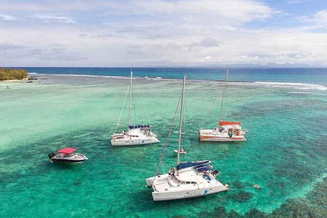 Mauritius: Ile Aux Cerfs Catamaran Tour with Lunch and Drinks - The return sail at about 4 p.m.