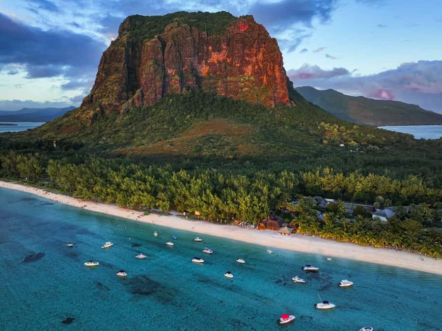 Mauritius: Le Morne Brabant Hike with Historical Immersion - The summit views over southwestern Mauritius