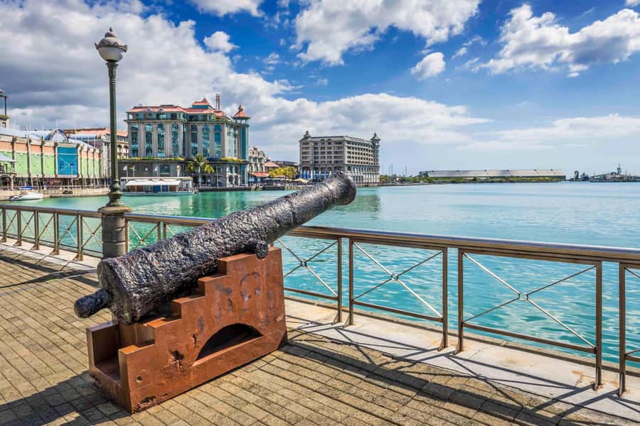 Mauritius: Private Full-Day Iconic Instagram Spots - Port Louis and the colored umbrellas