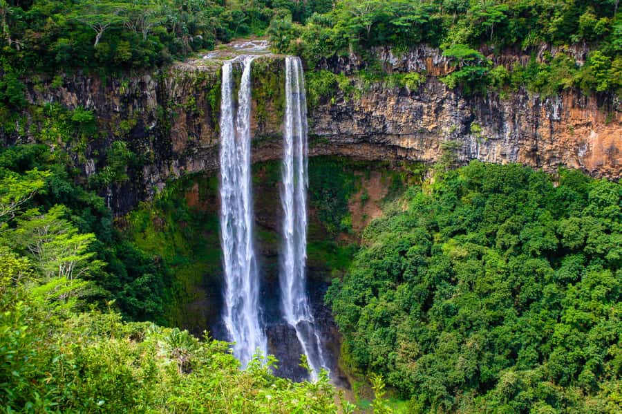 Mauritius: Private Full Day Tour with Entry Tickets & Lunch - Floreal shops and the craft of ship models