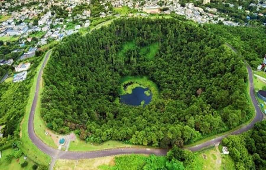 Mauritius: Private South Day Tour with Hotel Transfer - The guides can make or break the day