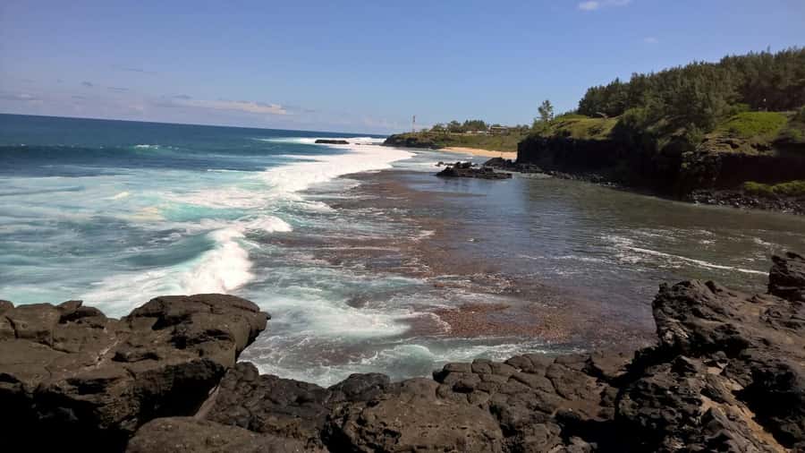 Mauritius: Private South Side and Dolphin Adventure Tour - Why this private south-side route works so well
