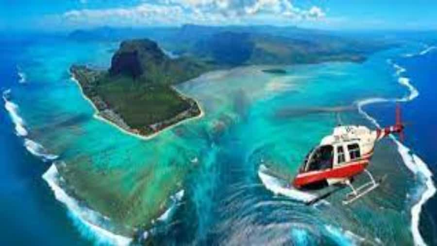 Mauritius: Scenic Helicopter Flight with Hotel Transfers - Tamarin and the open water