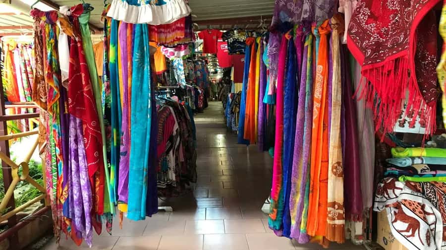 Mauritius: Shopping Tour - Port Louis Markets & Grand Baie - Grand Baie Bazaar: bags, fabric, jewelry, and snacks