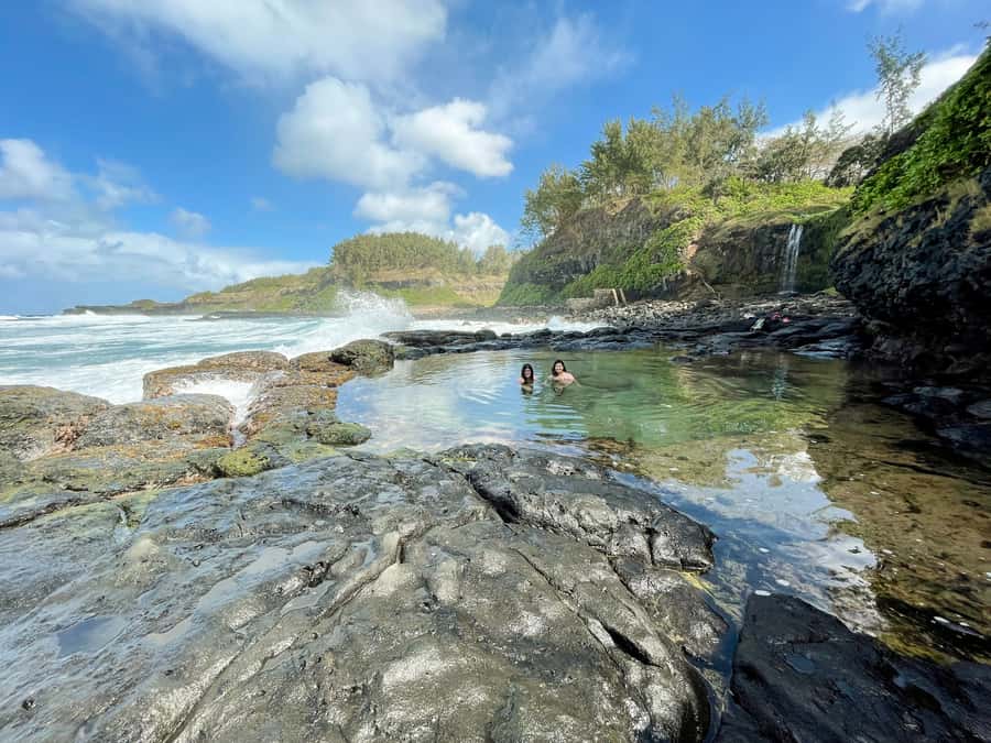 Mauritius: The Wild South Hiking Tour with a Guide - La Roche Qui Pleure and the weeping basalt