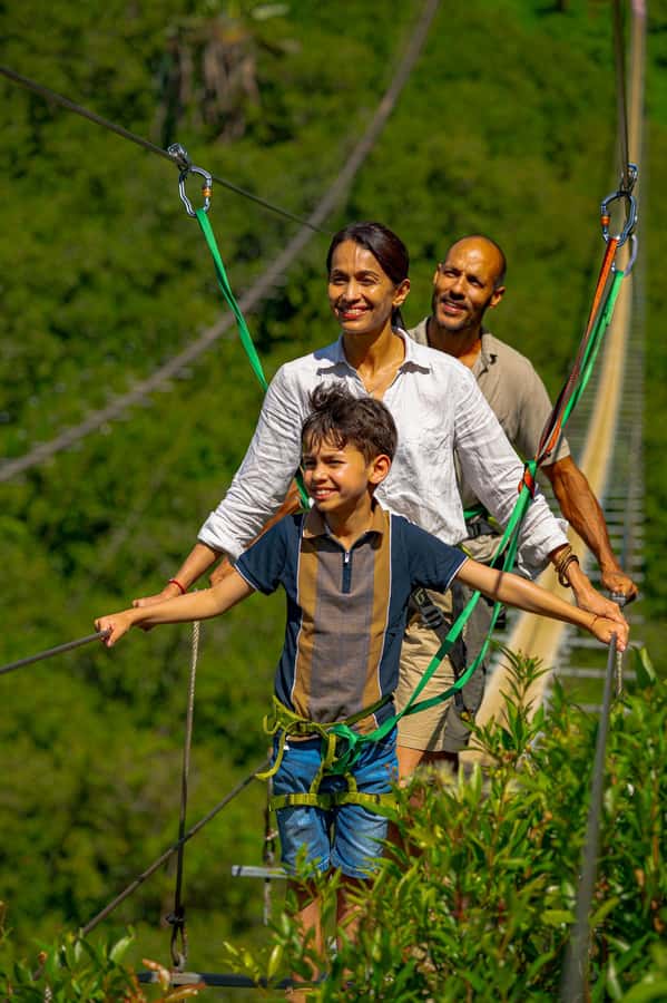 Mauritius: Vallé Advenature Park, Nepalese Bridge - Who will enjoy this Mauritius activity