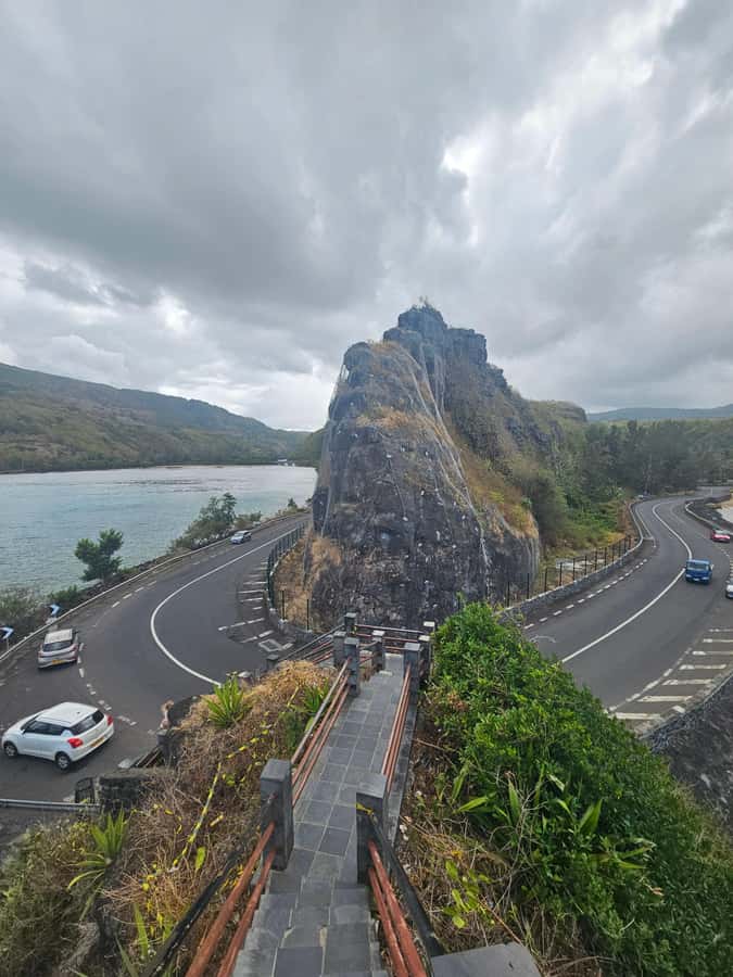 Mauritius: Vanilla Park & Beaches Tour with Extra Option - Maconde Point on the curved coastal road