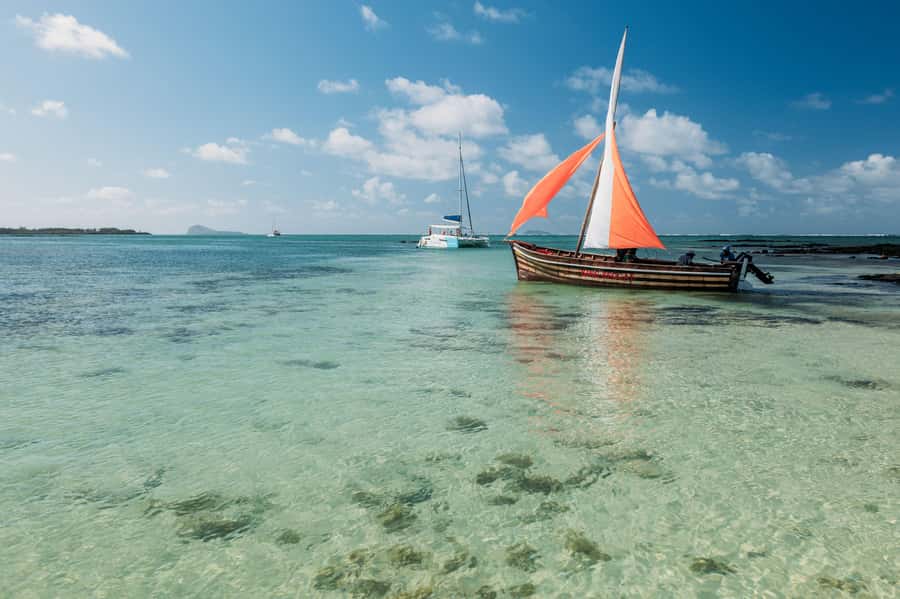 North: Cruise to the flat island & Gabriel island.bbq lunch - What the catamaran day feels like