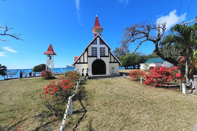 Northern Mauritius Private Tour w/ Port louis Market and Beaches - Port Louis: fortress views and market color