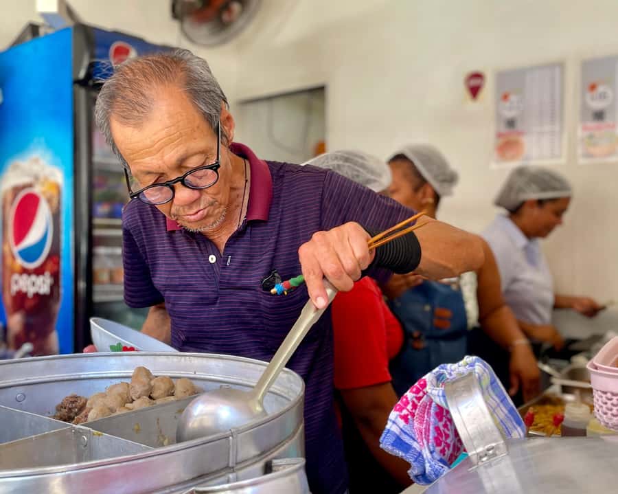 Port Louis: Street Eats and City Highlights Walking Tour - Central Market: the final taste of the city
