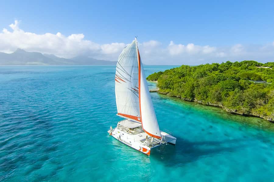 Private Catamaran Charter to Ile aux Cerfs - Key points to know before you book