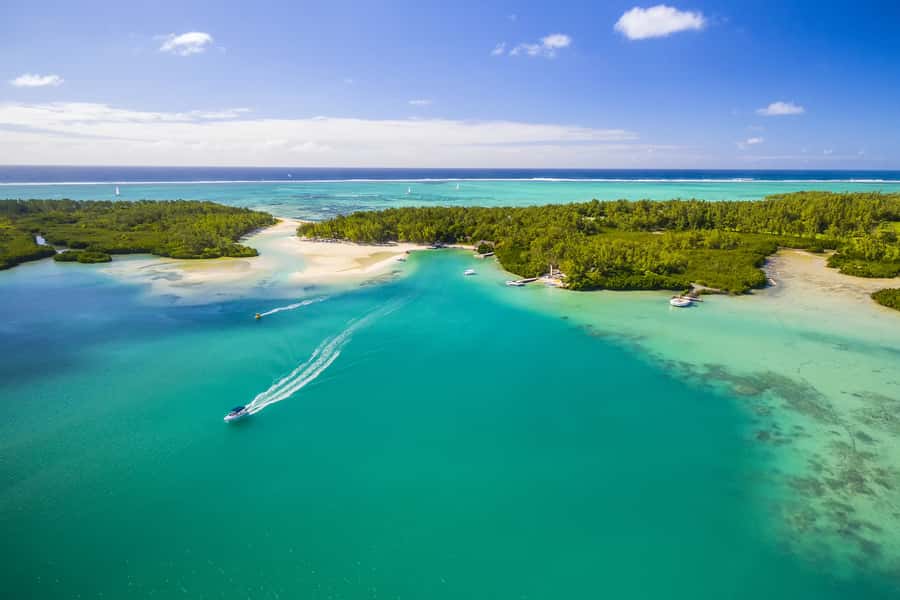 Private Catamaran Charter to Ile aux Cerfs - BBQ lunch, drinks, and the extra-cost question