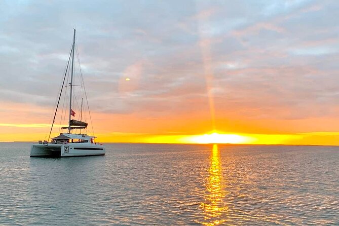 Private Exclusive Sundowner catamaran with Dinner & Transfer - Dinner near Ile aux Aigrettes