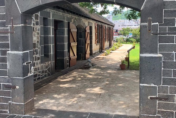 Private Guided Tour of Northern Mauritius with Shopping in Port Louis - Mont Choisy Beach and Grand Baie
