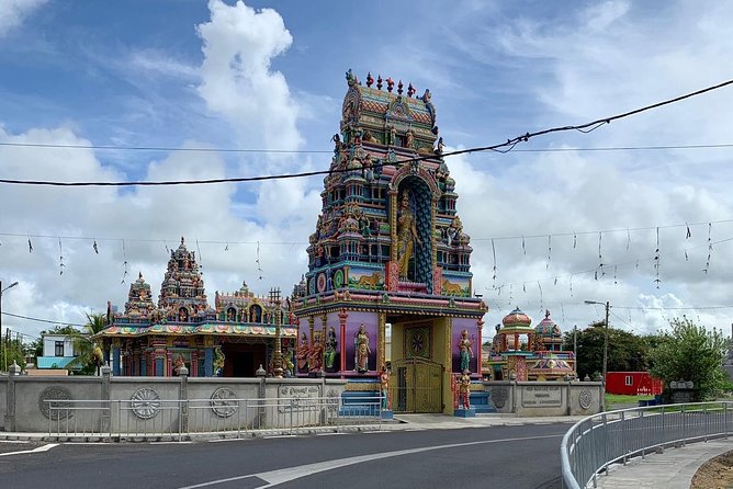Private Guided Tour of Northern Mauritius with Shopping in Port Louis - Cap Malheureux and the red-roof church