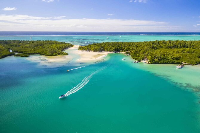 Private speed boat to Ile aux Cerfs full-day Incl: Lunch & Transfer - The 7:00 a.m. pickup and ride to Trou d’eau Douce