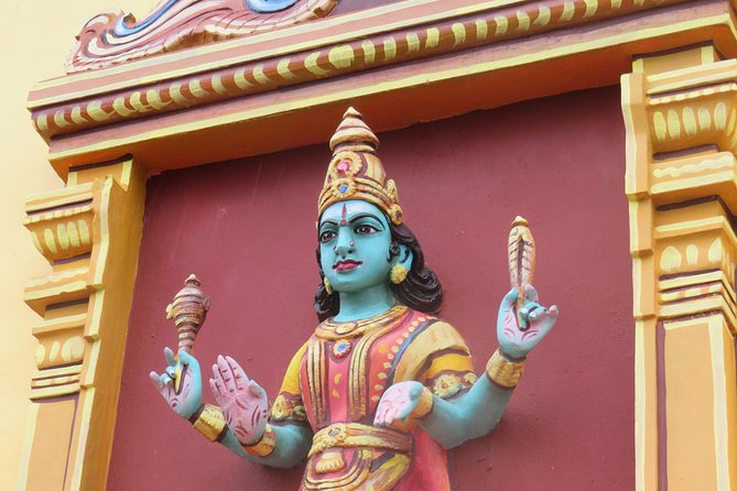 ROUTE OF INDIAN SPIRITUALITY - The 15-meter Muruga statue