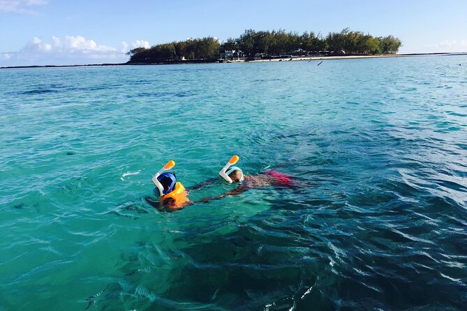 South Mauritius Day Trip: Quad and Sea - The guide team and group size