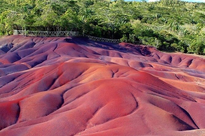 Southern Tales: Full-day incl Crocodile Park & 23 Colored Earth - Grand Bassin connects volcanic scenery with living faith