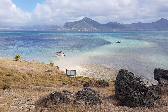 Speed Boat Tour île aux Cerfs and Others Gems of The South - Lighthouse Island and the coral islets