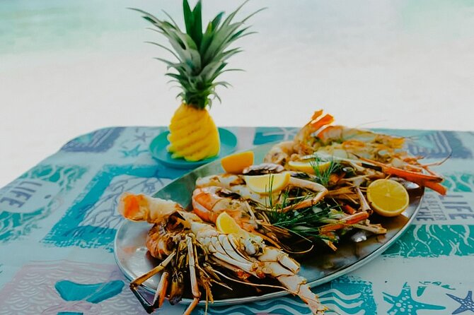 Speedboat Ile aux Cerfs + GRSE Waterfall, BBQ and Bar - BBQ lunch, drinks, and what the price covers
