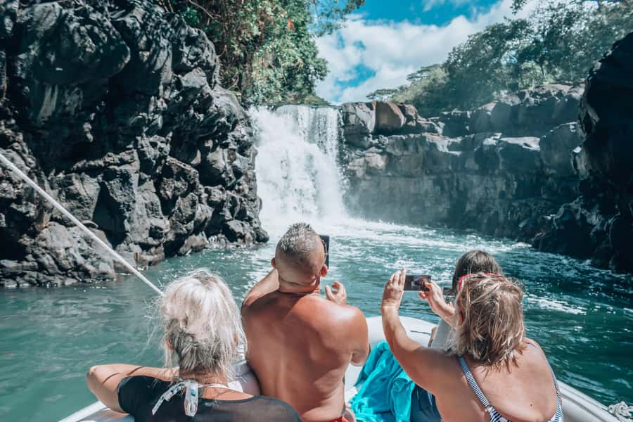 Trou d'Eau Douce: 5 Island Adventure with BBQ & Snorkeling - Meeting the boat at Trou d’Eau Douce