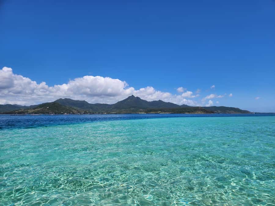 Trou D'Eau Douce: 5 island tour Mauritius with lunch/drinks - Fouquets Island and the dolphin-watching stop