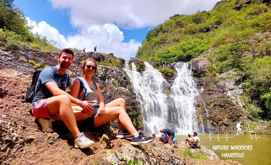 Vacoas-Phoenix: Private Hiking Tour to Tamarind Falls - What the guides add to the walk