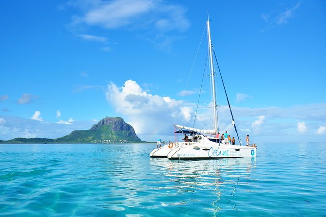 WEST Shared Cruise : OCÉANE Full Day Catamaran Ile aux Bénitiers - Setting out from Grande Rivière Noire at 9:00