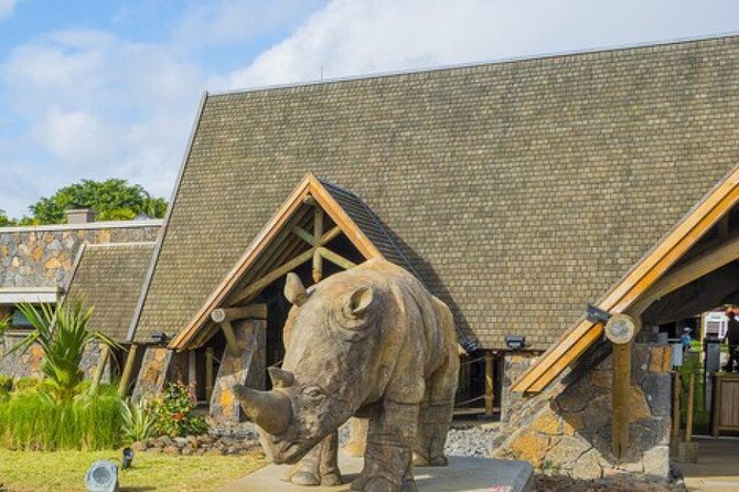 Wild South West Tour : SAFARI & TULAWAKA CASELA PARK & LE MORNE - Trou aux Cerfs and the volcanic highlands